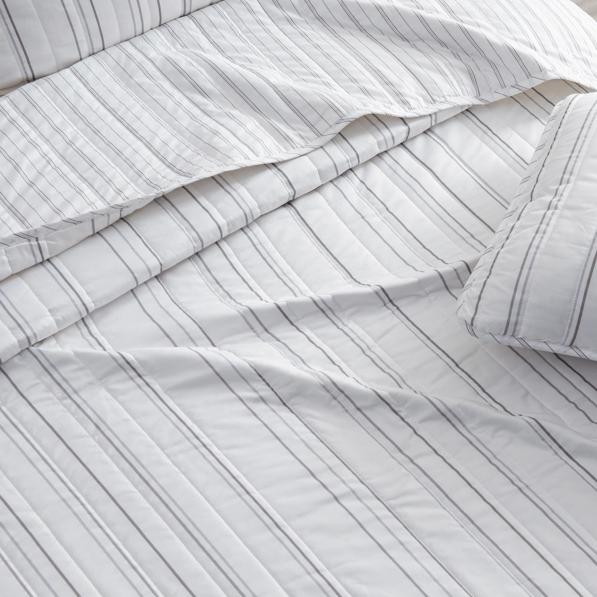 3-Piece Stripe Quilt - Katelyn Collection