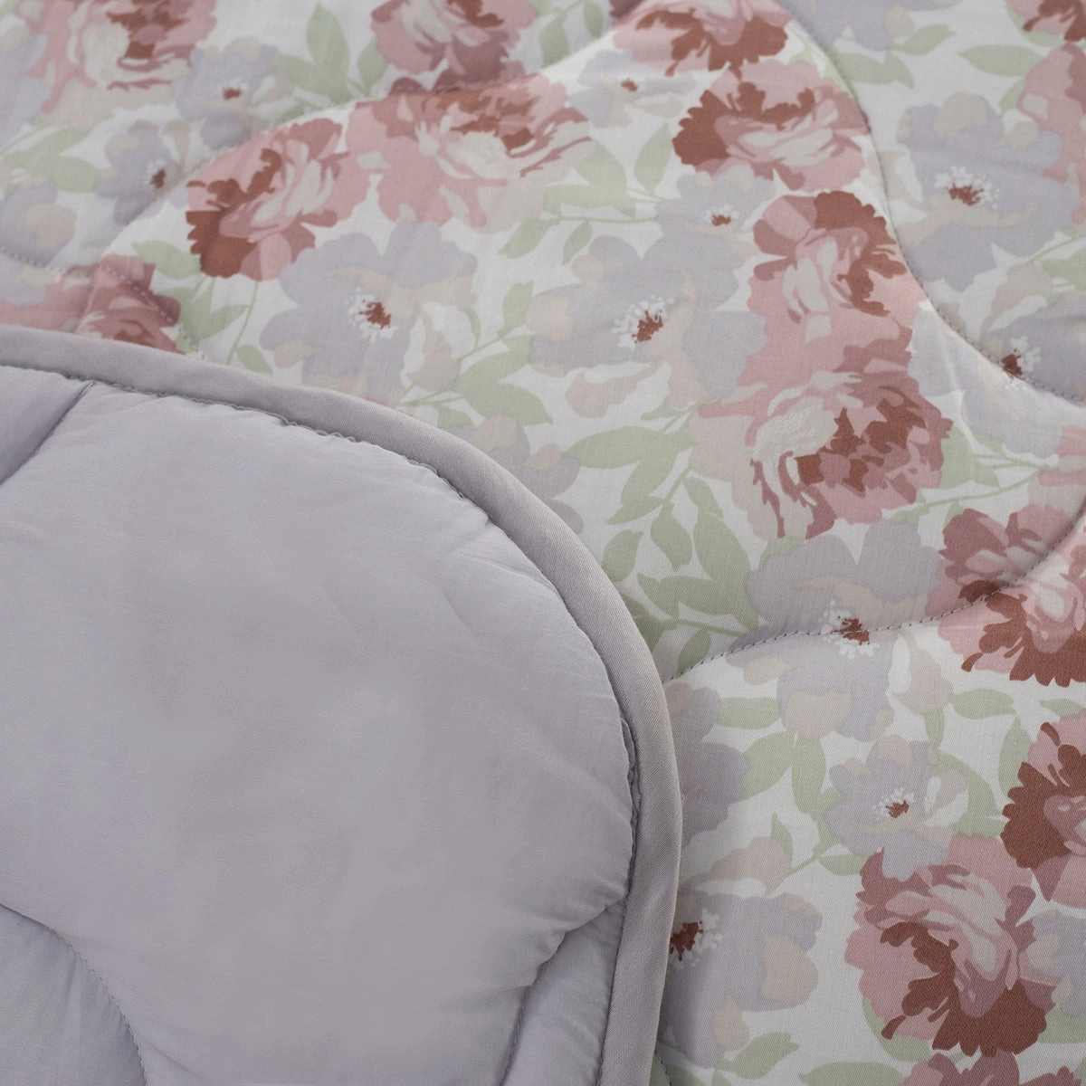 Blossom Couture Floret Winter Quilt/Quilted Bed Cover/Comforter Red