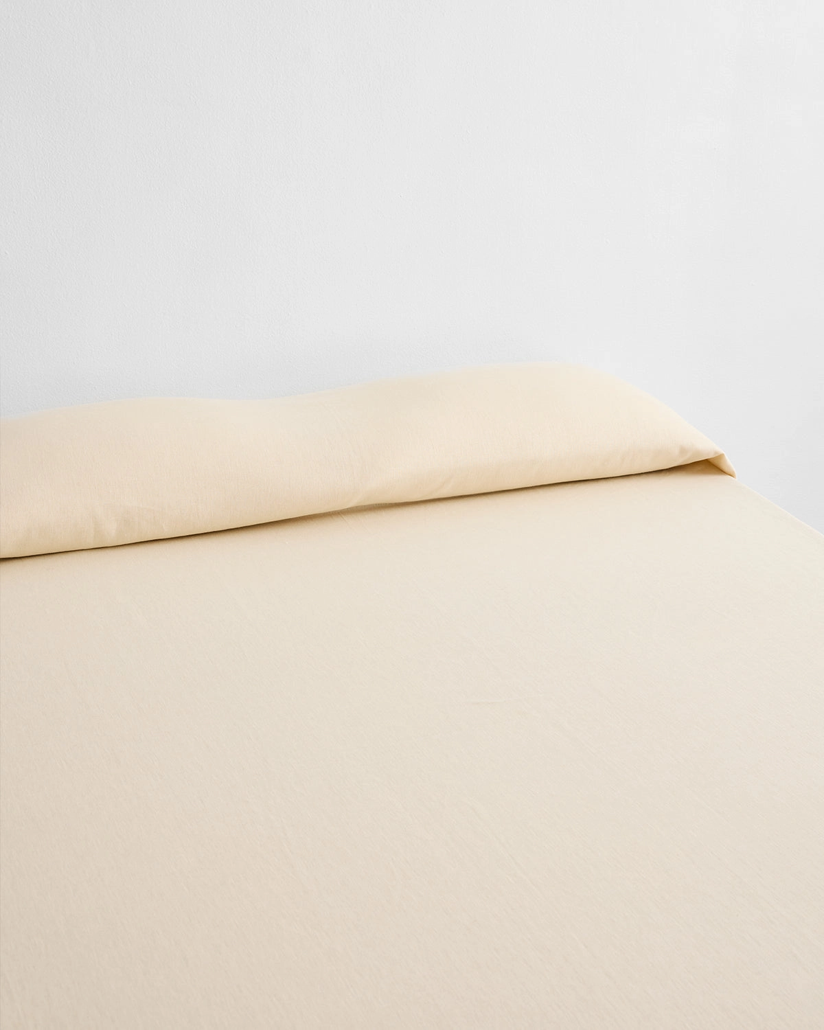 Crème Heavy Linen Bed Cover