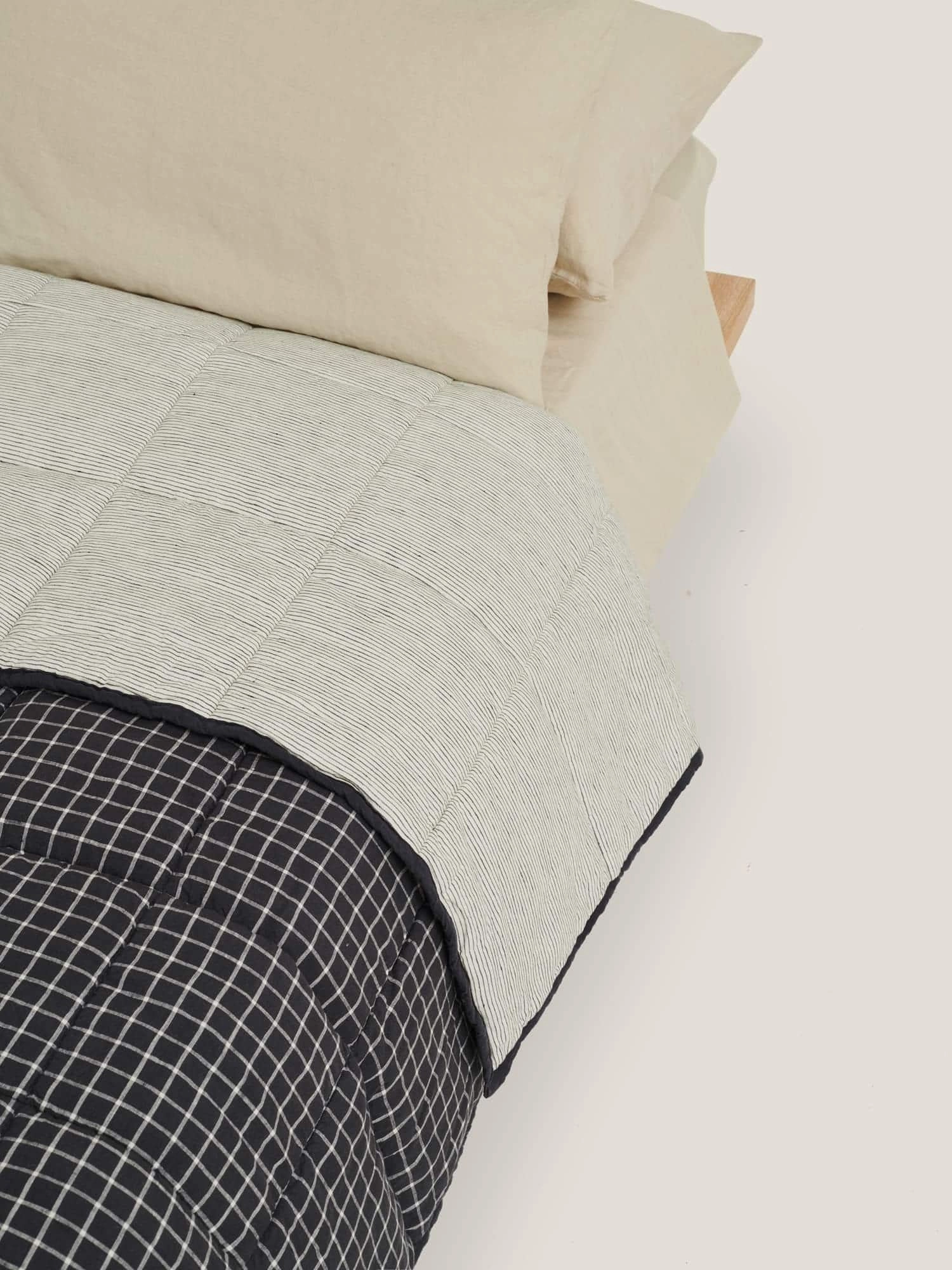 Double-sided Quilt Cover in French Navy/Pencil Stripes