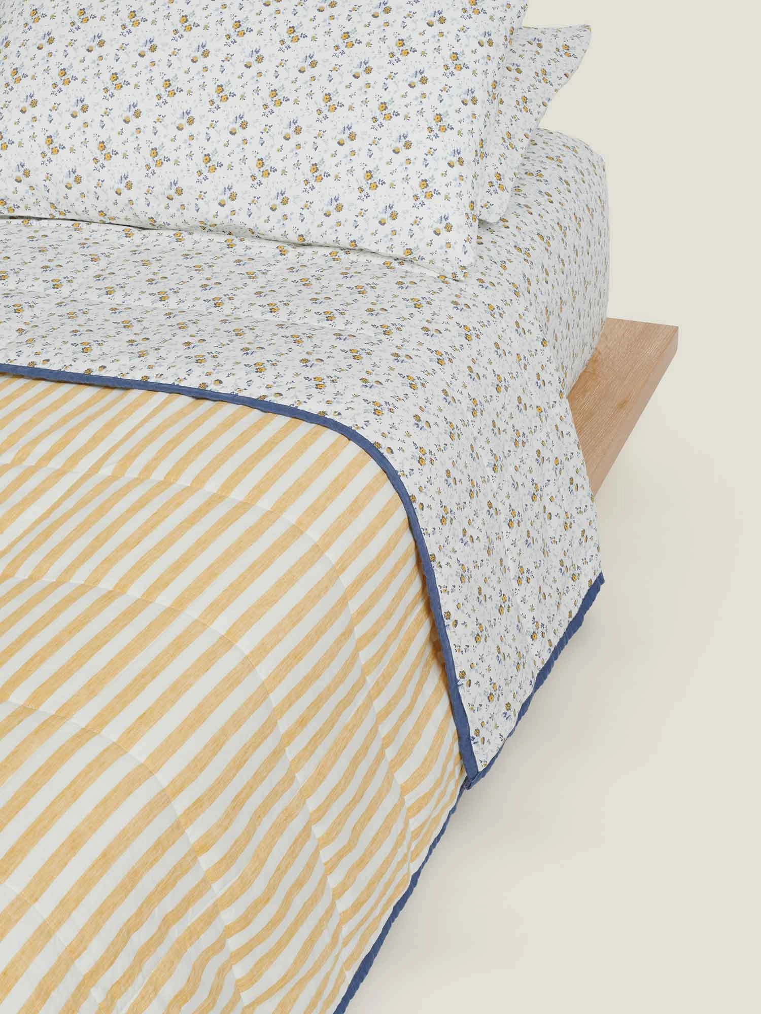 Double-sided Quilt Cover in Yellow Stripes/Summer Floral