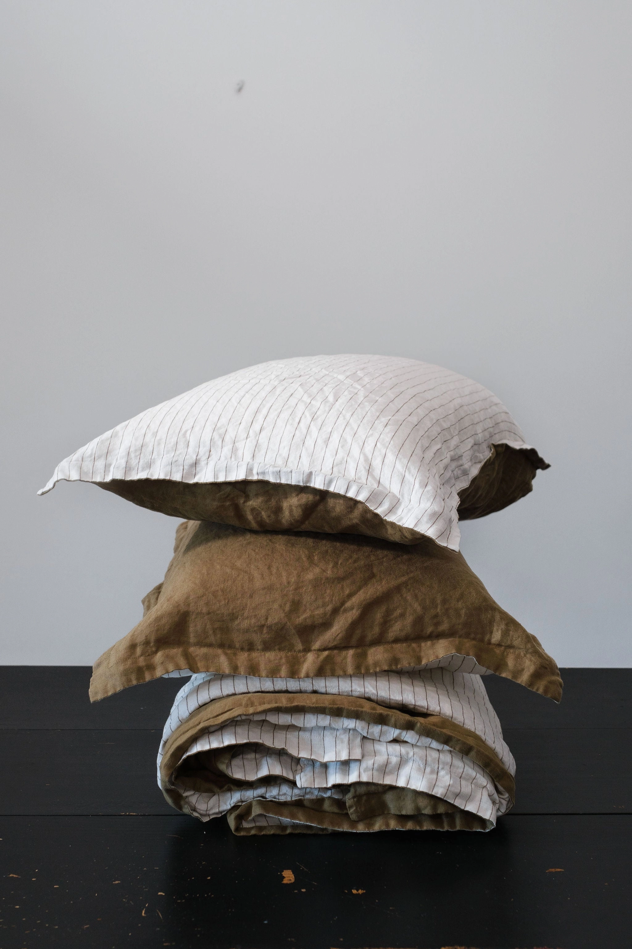 DUVET COVER SET - OLIVE   OLIVE PINSTRIPE REVERSIBLE