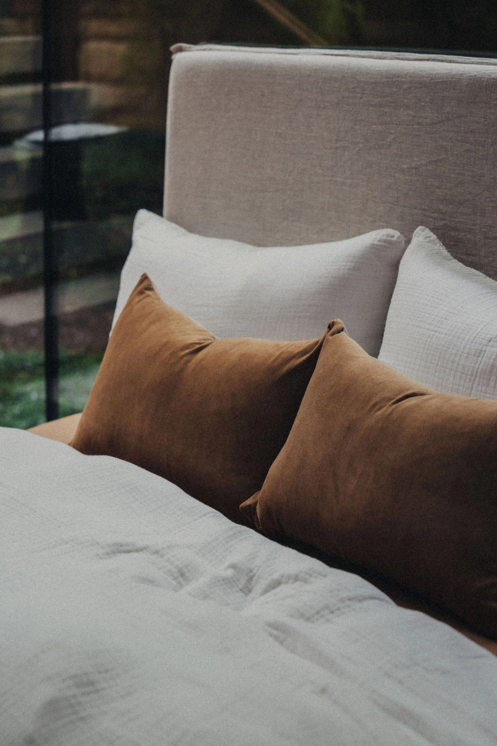 Enes Duvet Cover and Pillowcases Set | White
