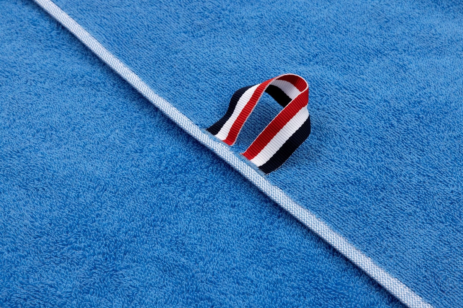 LCASUAL Aerien Bath Towel by Lacoste