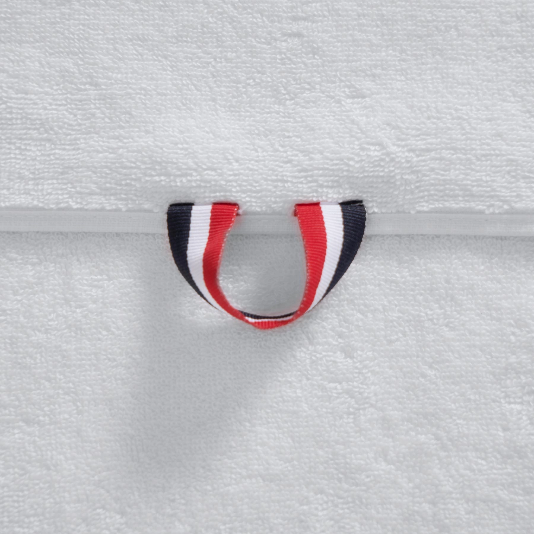 LCASUAL Blanc Bath Sheet by Lacoste