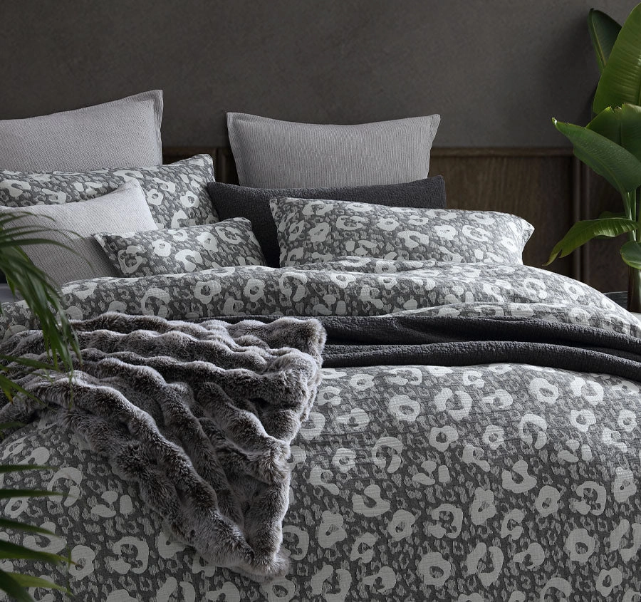Leo Quilt Cover Set Range Dove