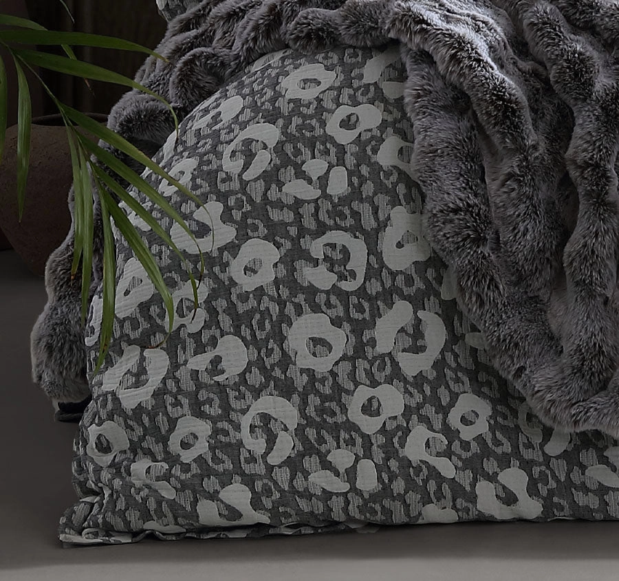 Leo Quilt Cover Set Range Dove