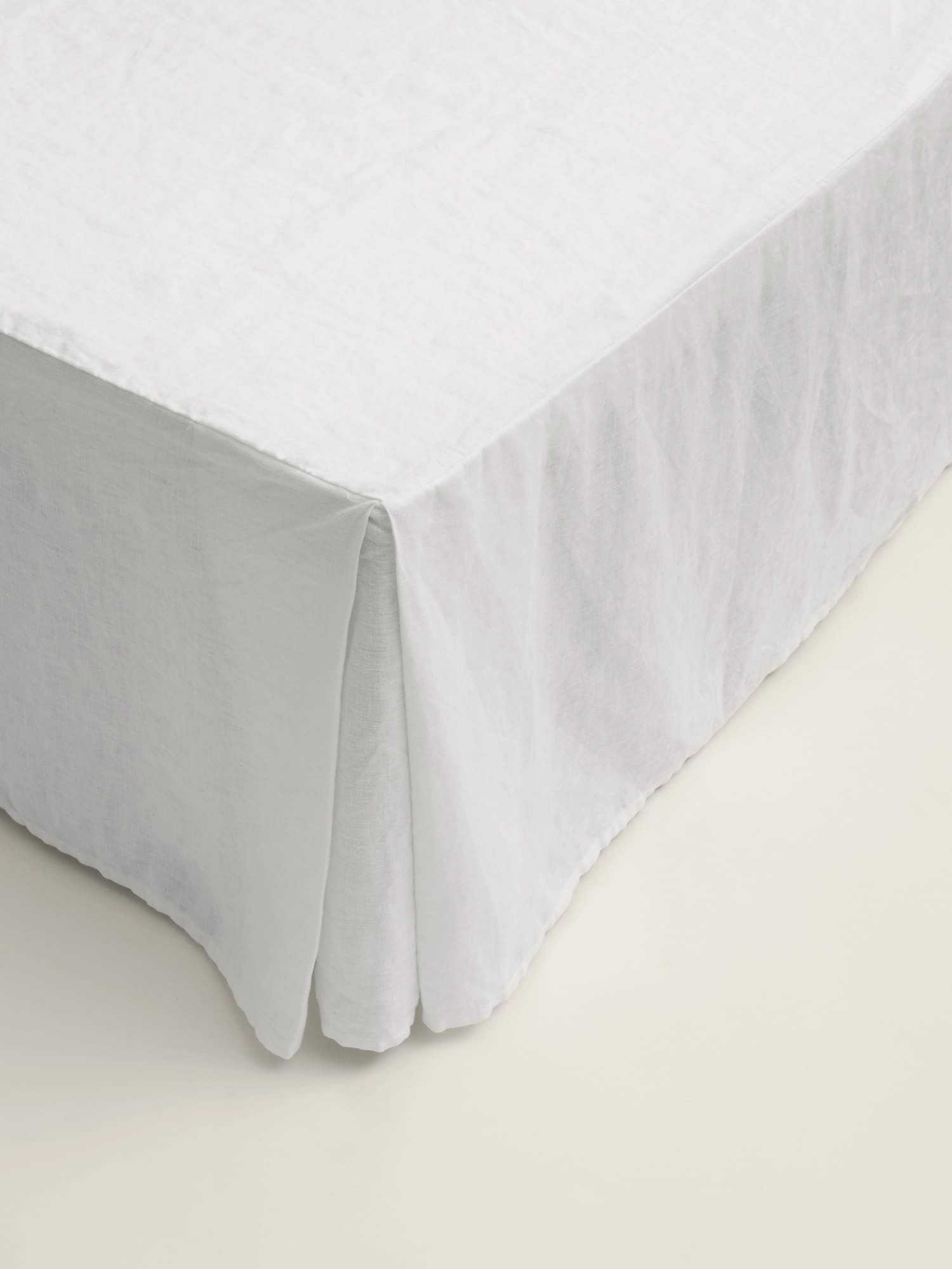 Linen Valance in White