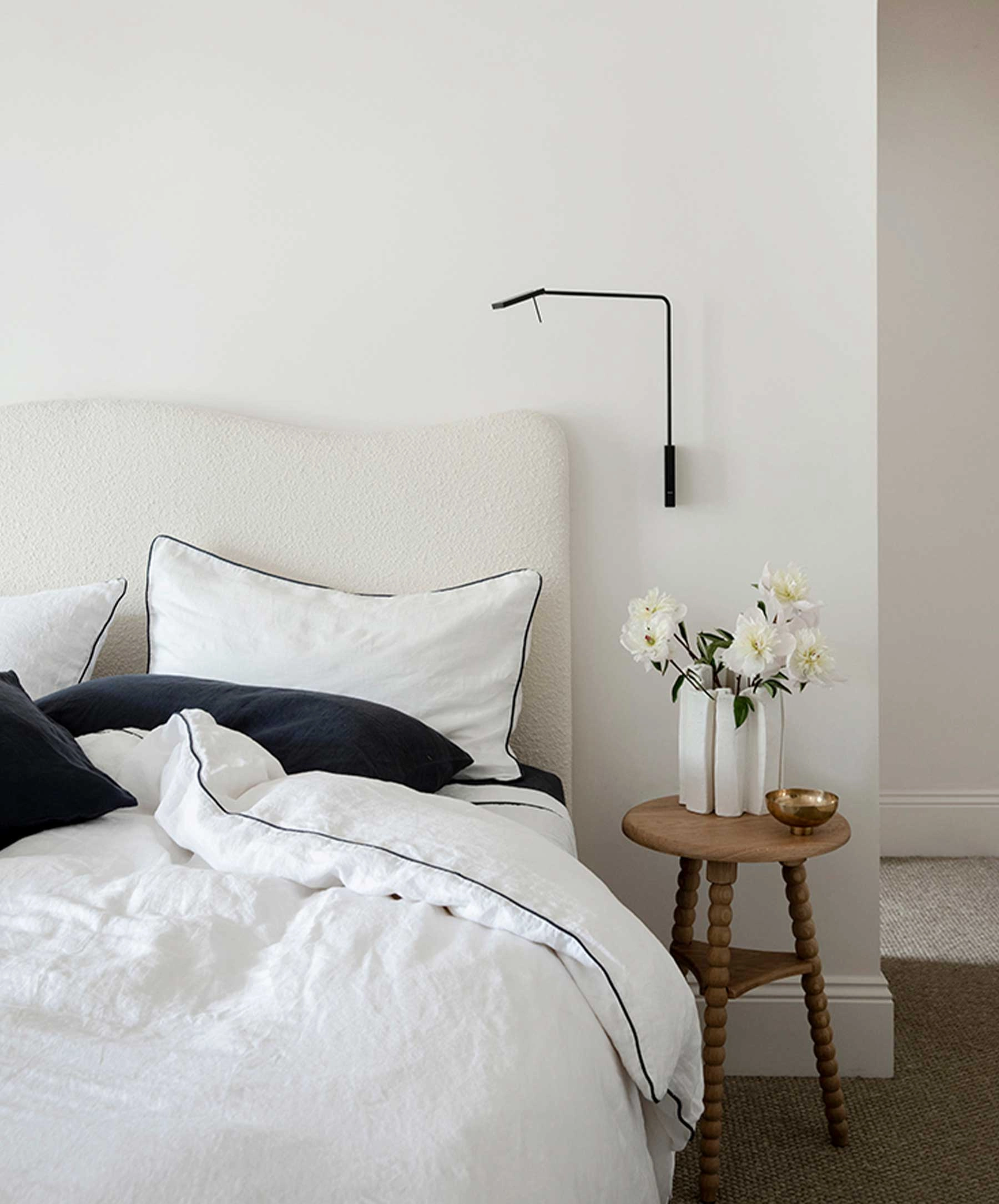 Piped Linen Duvet Cover - White and Navy
