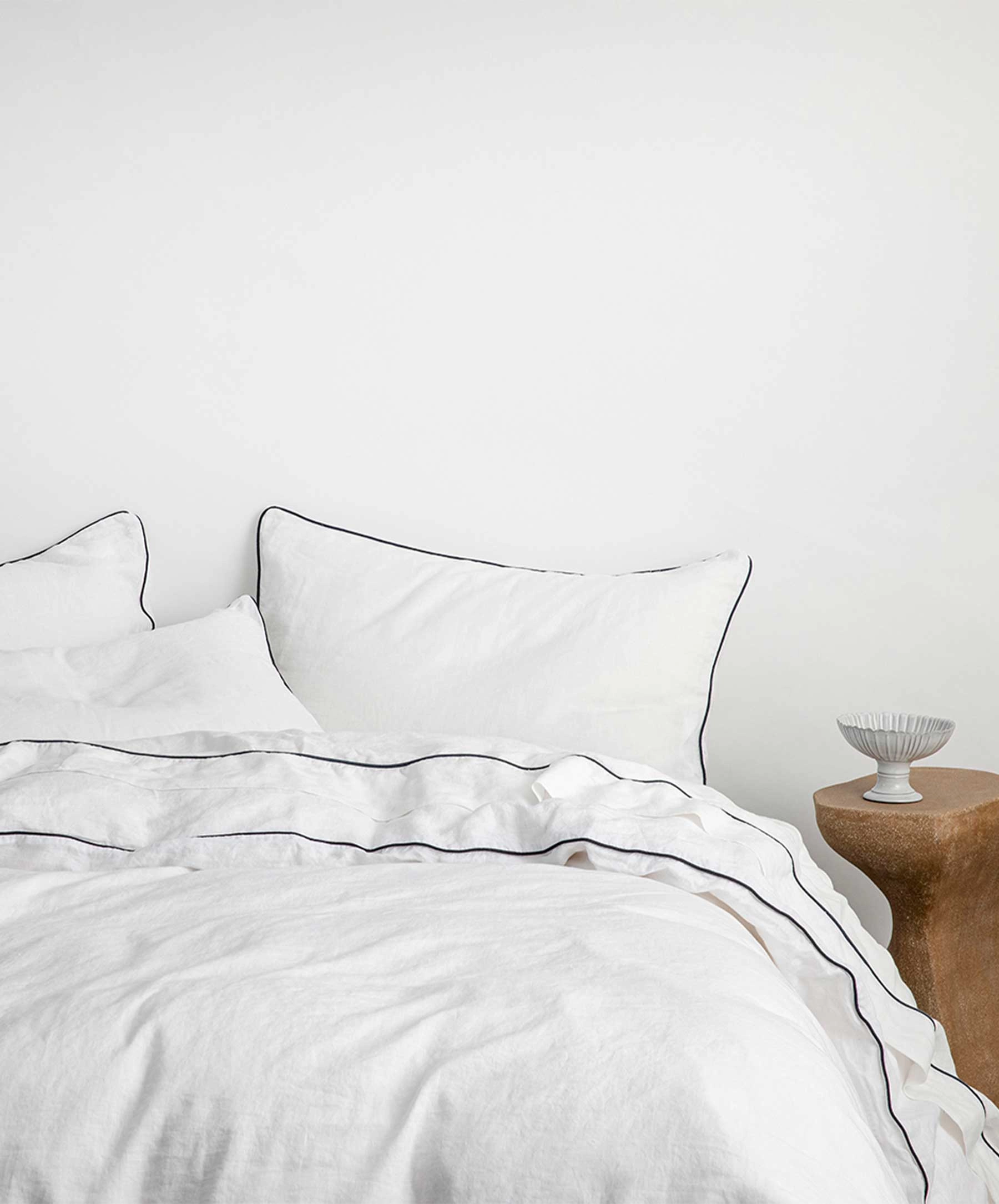Piped Linen Duvet Cover - White and Navy