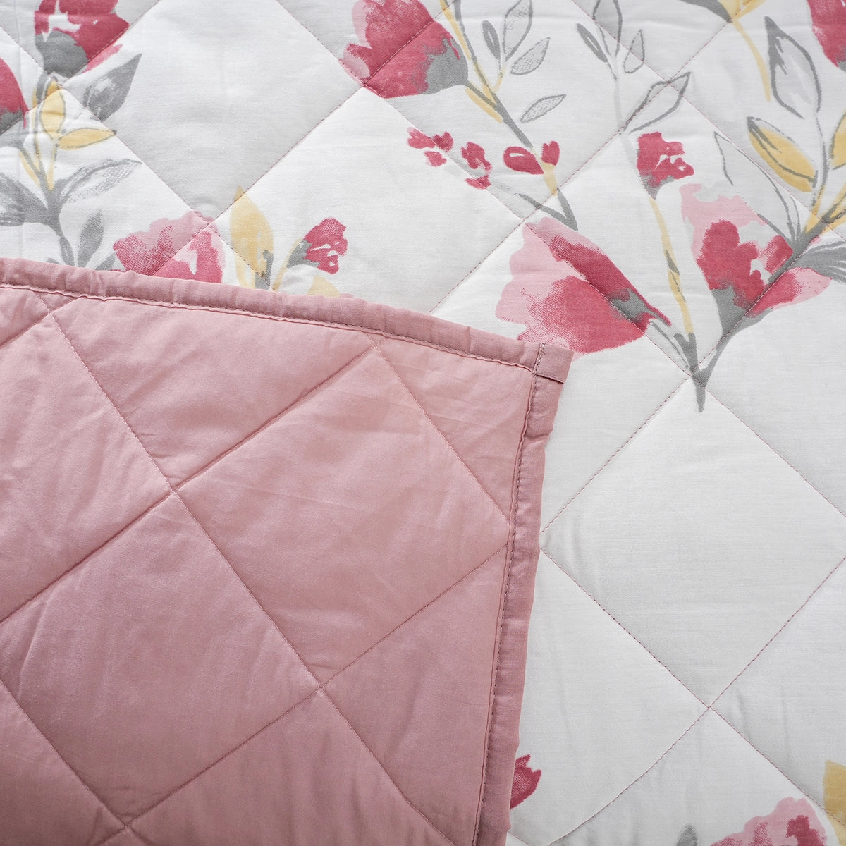 Royal Botanic 115 GSM Floral Leaves Print Multi Quilt/Quilted Bed Cover
