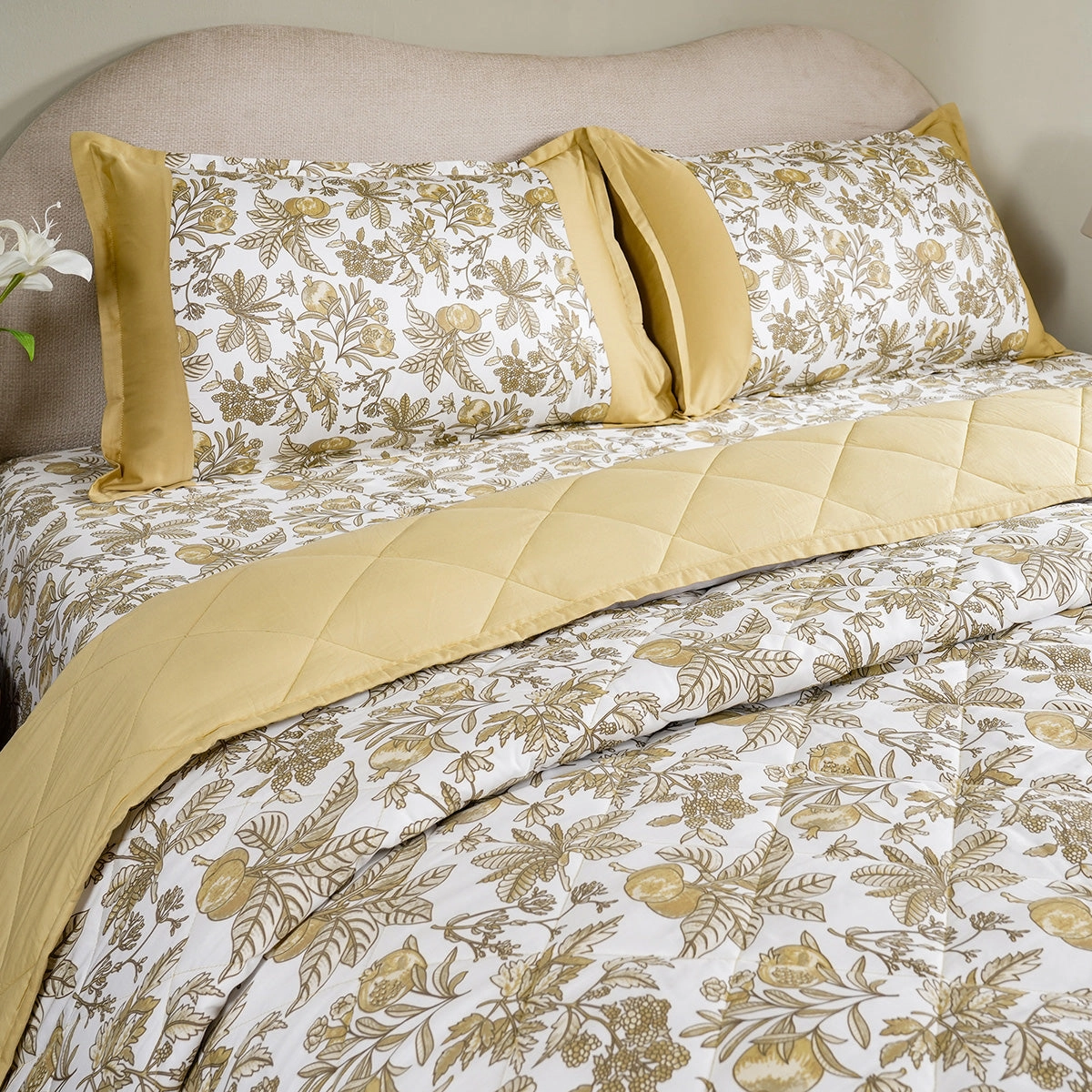 Sensory Bloom Fruity Foliage extremely Cozy Mustard Quilt