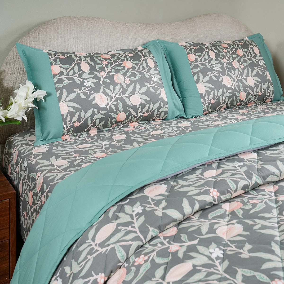 Sensory Bloom Granada extremely Cozy Green Quilt