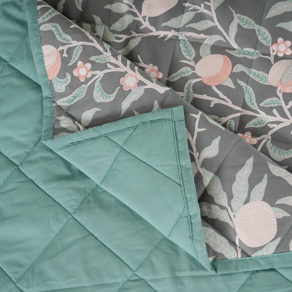 Sensory Bloom Granada extremely Cozy Green Quilt