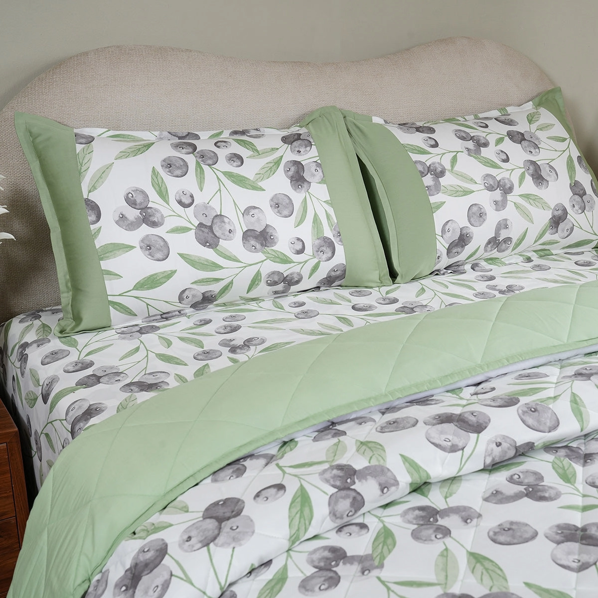Sensory Bloom Myrtille extremely Cozy Green Quilt