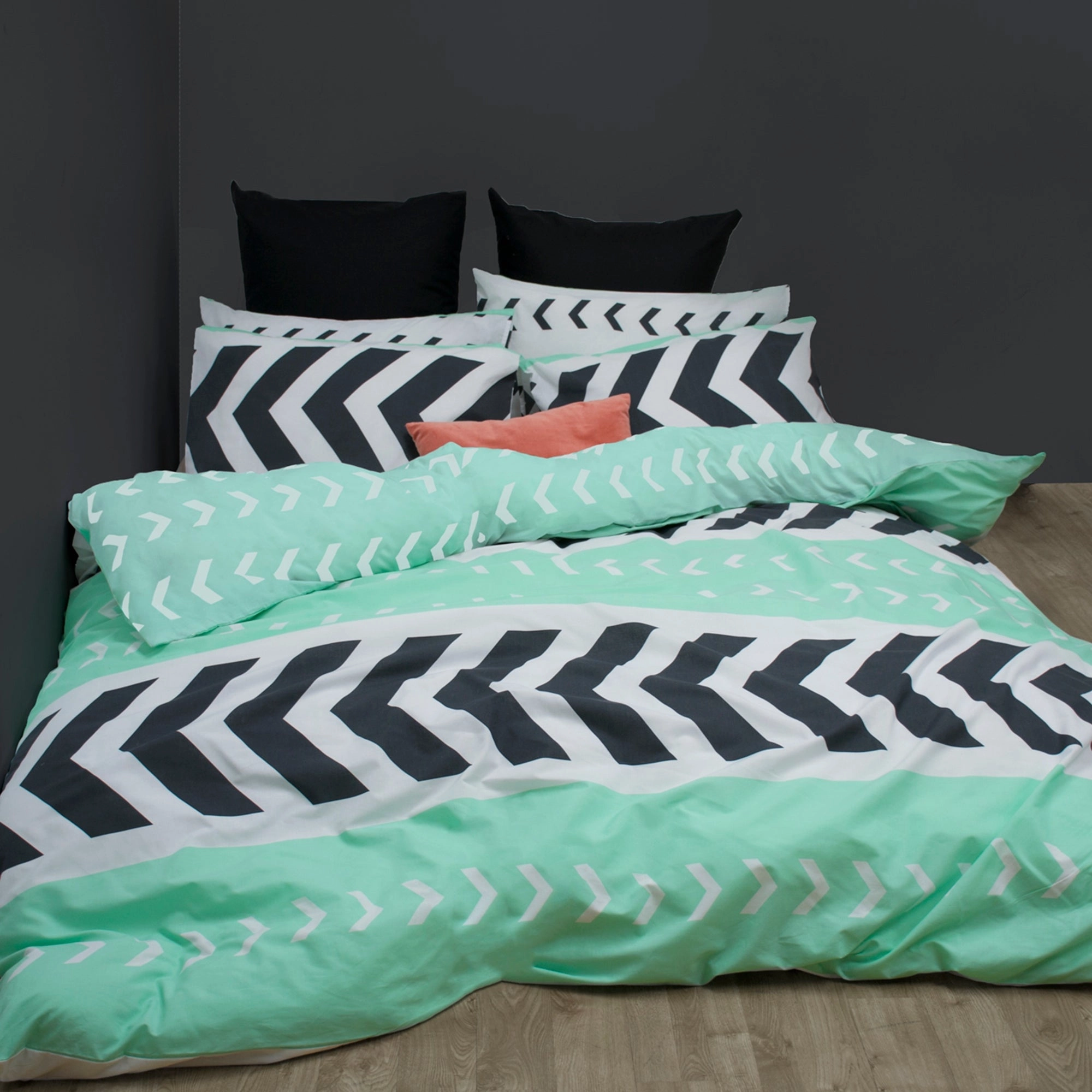 Sven Quilt Cover Set by Apartmento