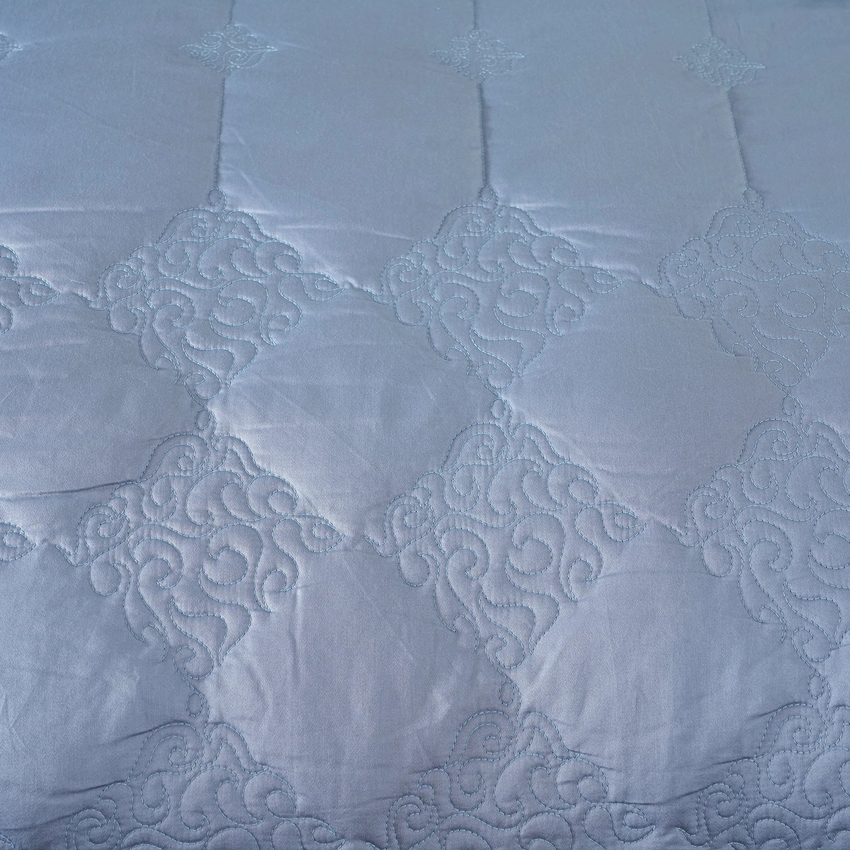 Utopian Regan 145 GSM Frill Liner Quilt/Comforter
